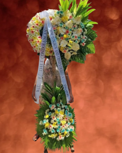 blended white ,Yellow and Purple Spray